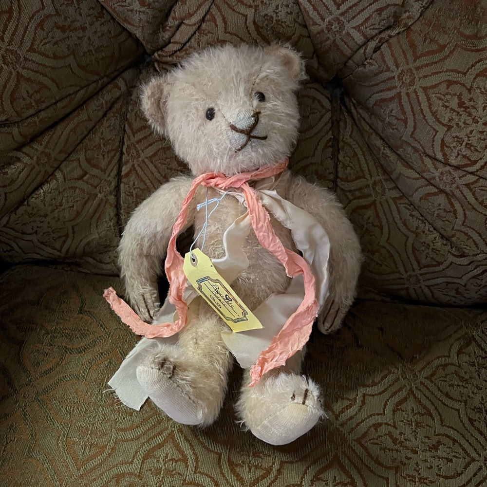 Bearable Bears “Anna” by artist Anjo Noija-Nehmelman of the Netherlands.
